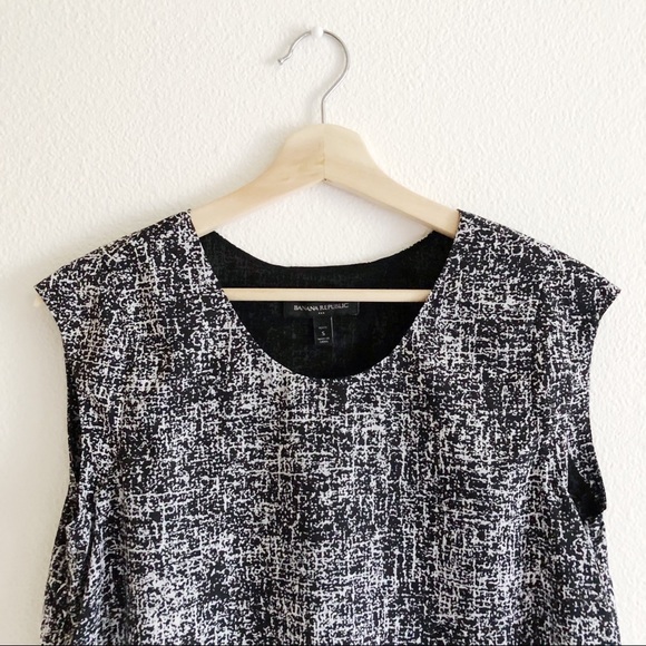 Banana Republic split back blouse - Picture 5 of 7